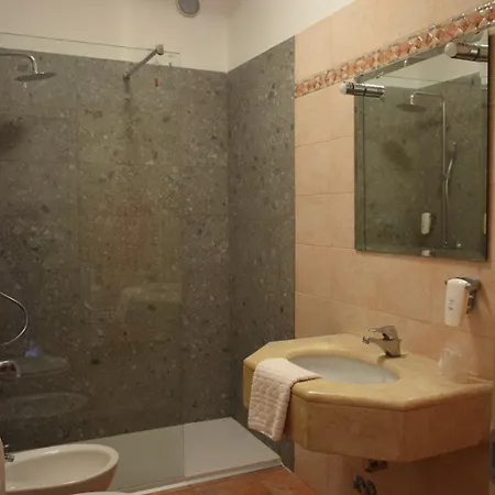 Valle D'oro Hotel *