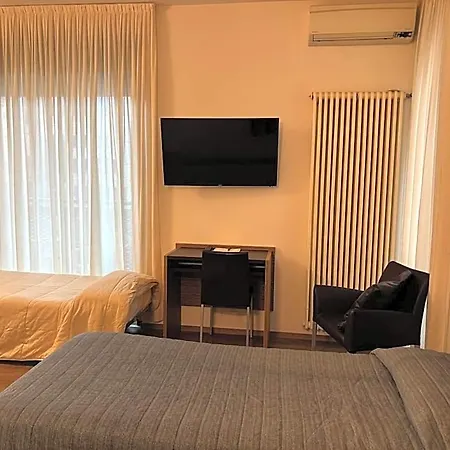 Valle D'oro Hotel Albino