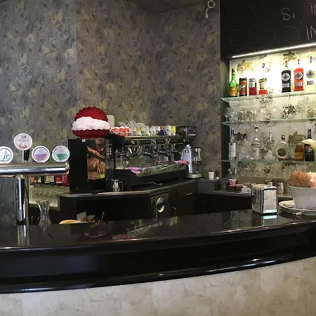 Valle D'oro Отель Альбино