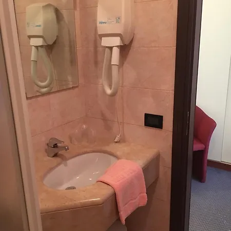 Valle D'oro Hotel Albino