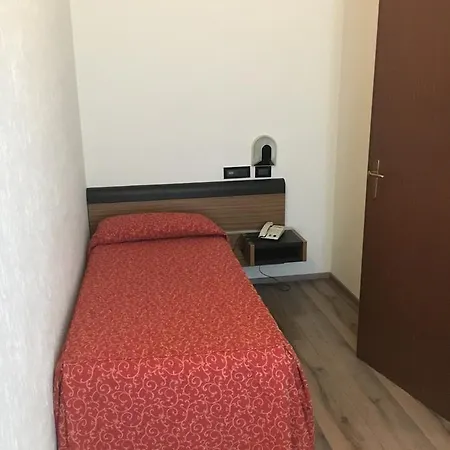 瓦莱多奥尔酒店 Albino